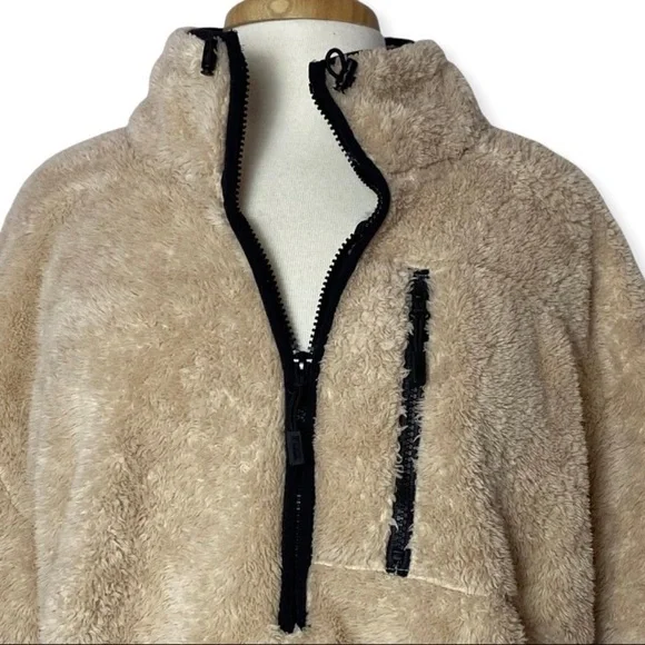 Pink Victoria’s Secret Ivory Fuzzy Teddy Jacket 1/2 Zip pullover Size XL - Picture 4 of 5